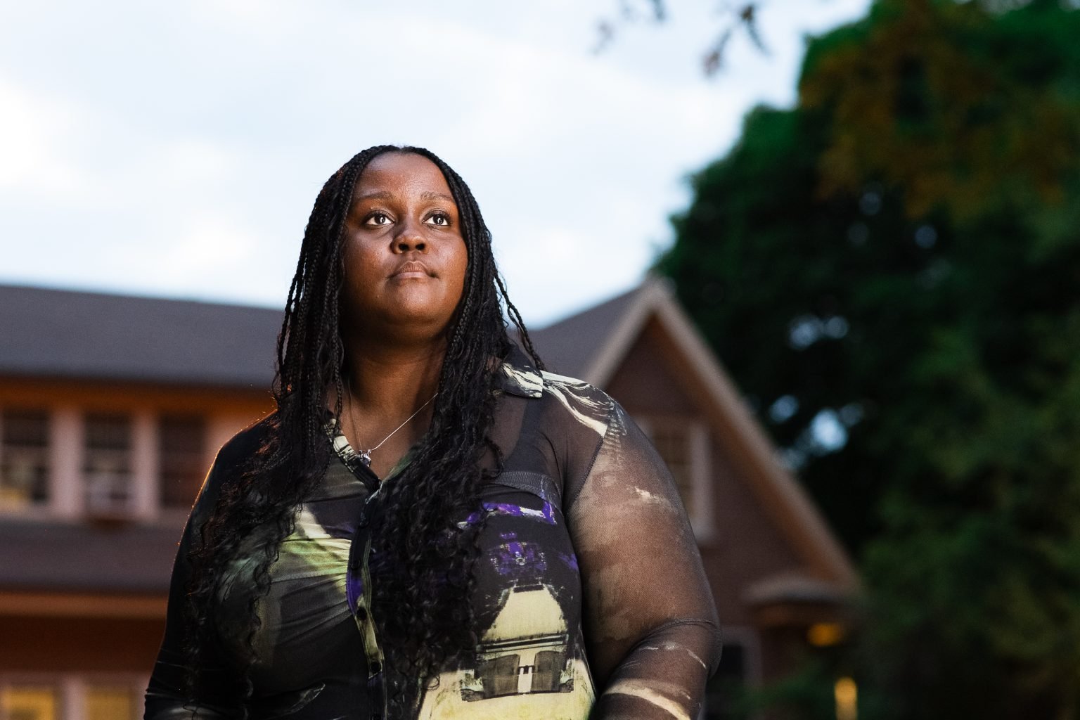 Akenya, a native of Chicago, is a multi-genre vocalist, pianist, composer, and arranger. Her music is an eclectic fusion of jazz, hip-hop, soul, pop, classical, and world music. Photo by Ash Lane for The TRiiBE®