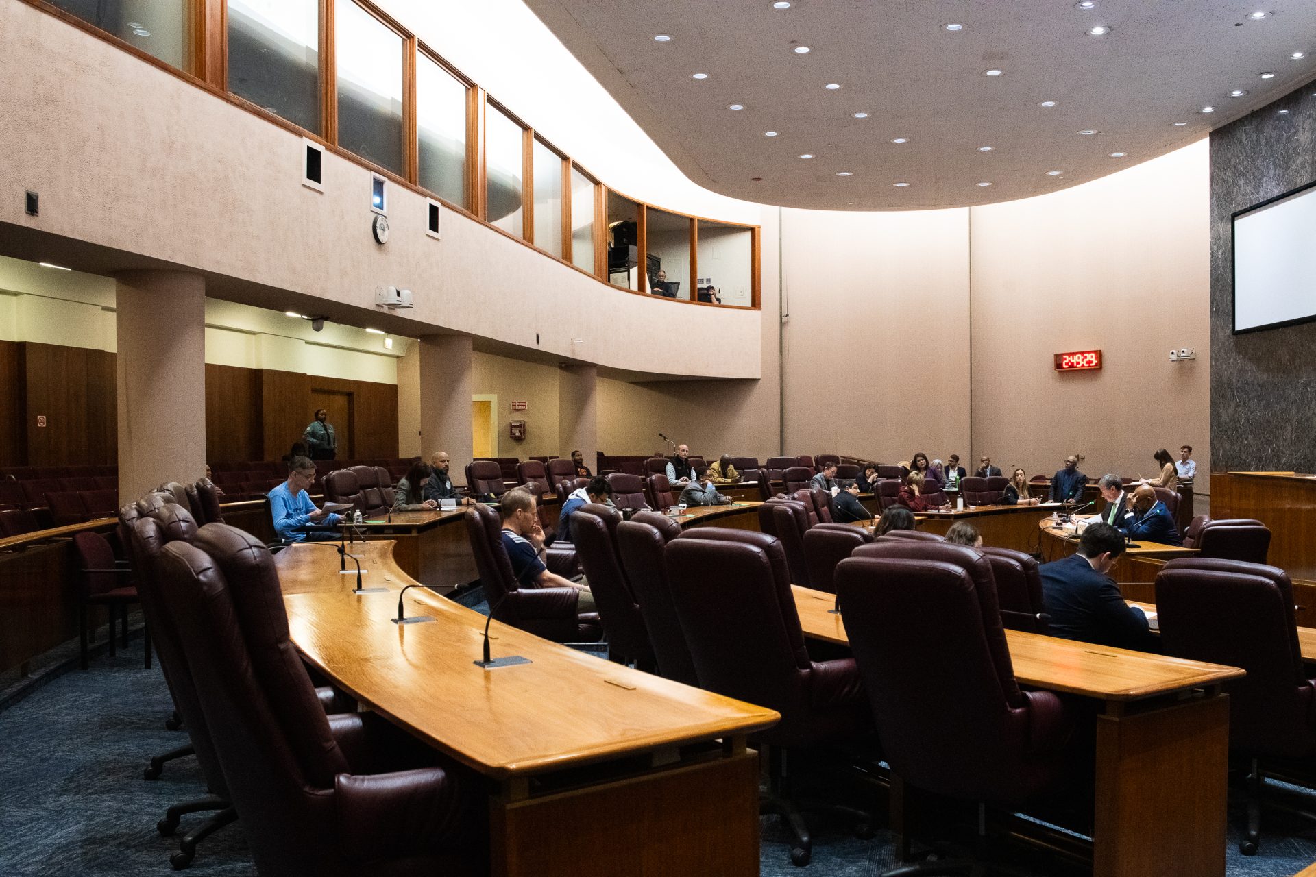 Updated ‘snap curfew’ ordinance vote delayed by Chicago City Council 