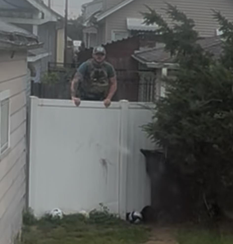 Woman catches agent trying to hop her backyard fence in Chicago, feds fence-off Broadview holding facility  
