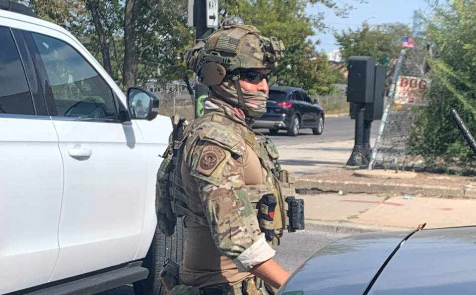 Federal agents were sighted on the West Side near Congress Parkway and California Ave on Oct. 1 Photo courtesy of Equity And Transformation (E.A.T.)