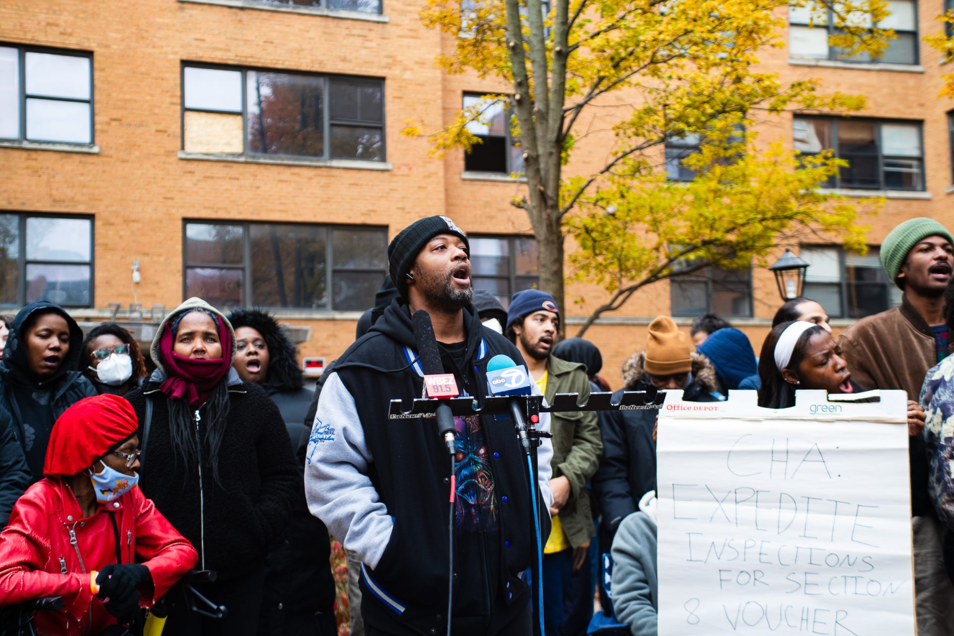 Mayor Brandon Johnson sends letter to request postponing move-out date for South Shore apartment raided by ICE