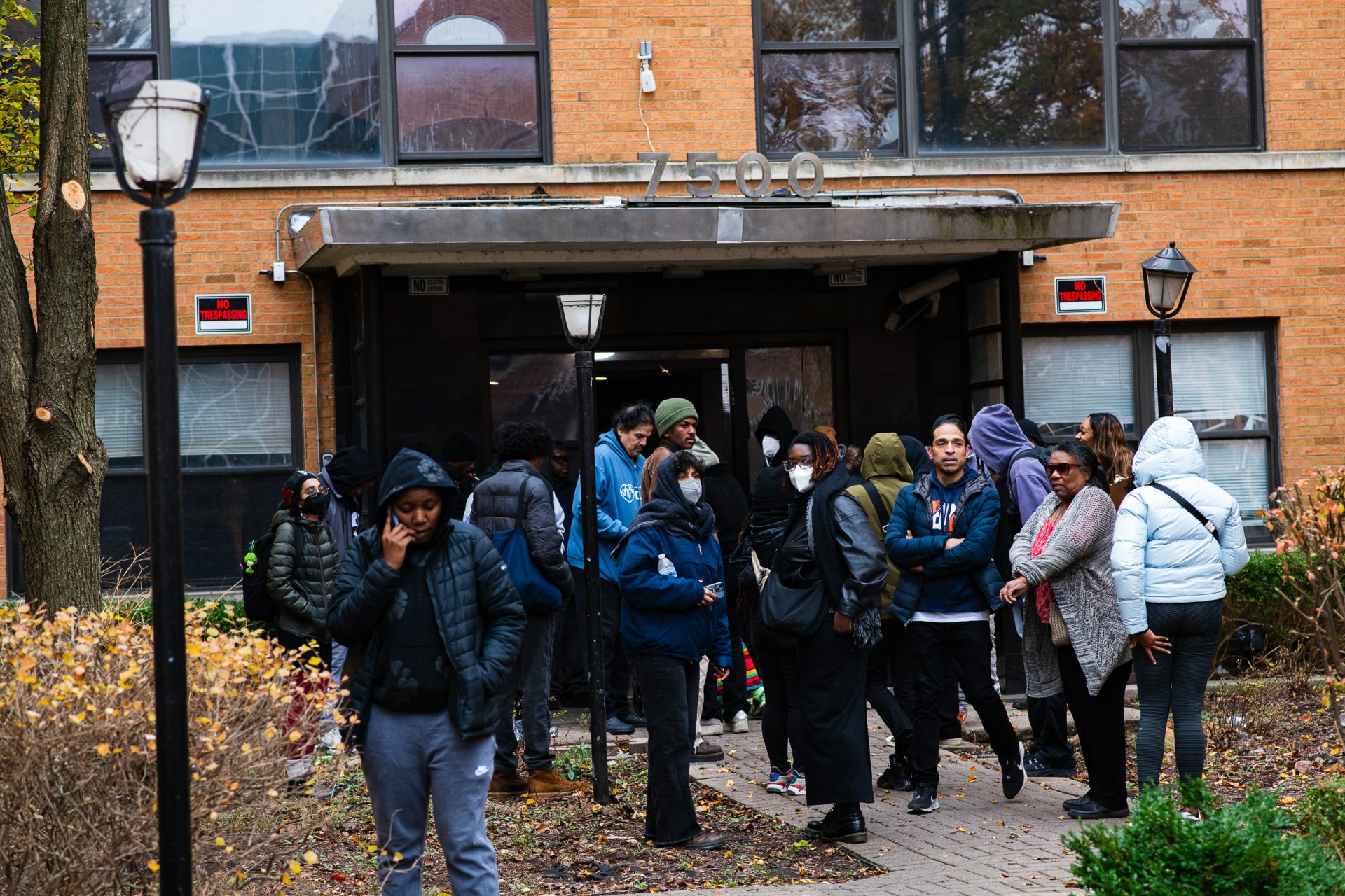 Judge: residents must move out, ICE-raided South Shore building is ...
